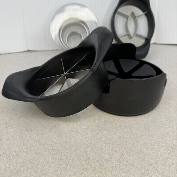 Pampered Chef Lot of‎ 3 Veggie Wedger Mango Wedger Biscuit Cutting Set Retired - Picture 3 of 13